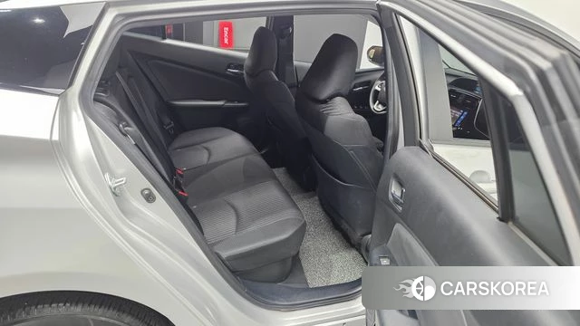 Toyota Prius 4th Generation 2018 Серебристо-серый из Кореи, фото 3