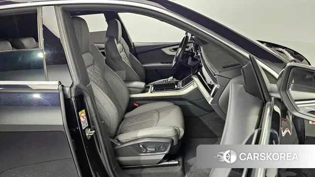 Audi Q8 (4M) 2021 Черный из Кореи, фото 3