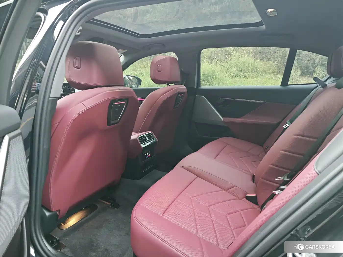 BMW 5 series 2025 Черный из Китая, фото 3