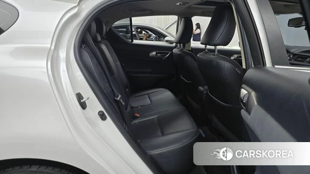 Lexus CT200h 2018 Белый из Кореи, фото 3