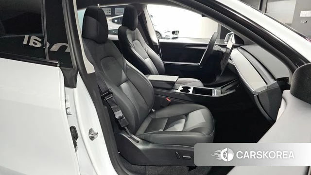 Tesla Model Y 2023 Белый из Кореи, фото 3