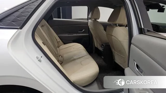 Hyundai The New Avante (CN7) 2023 Белый из Кореи, фото 3