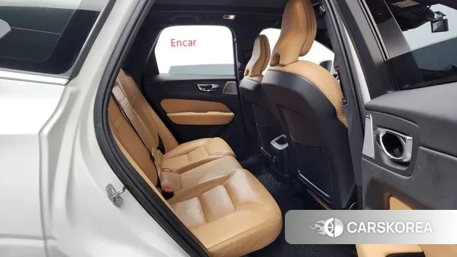 Volvo XC60 second Generation 2021 Белый из Кореи, фото 3