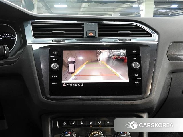 Volkswagen Tiguan second Generation 2020 Белый из Кореи, фото 3
