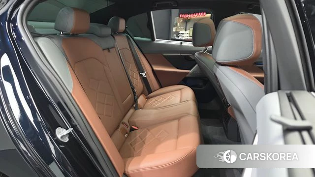 BMW 5 Series (G60) 2024 Черный из Кореи, фото 3