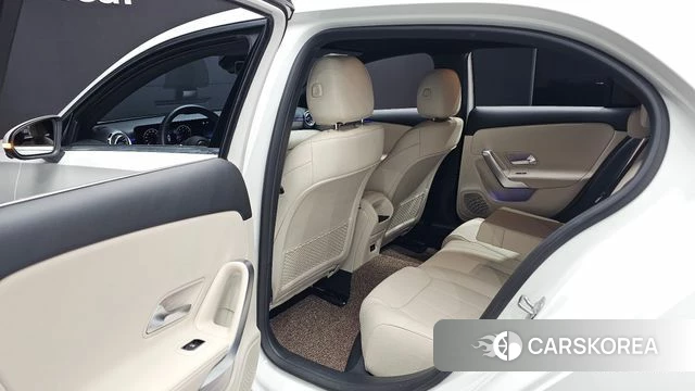 Mercedes-Benz A-Class W177 2024 Белый из Кореи, фото 3