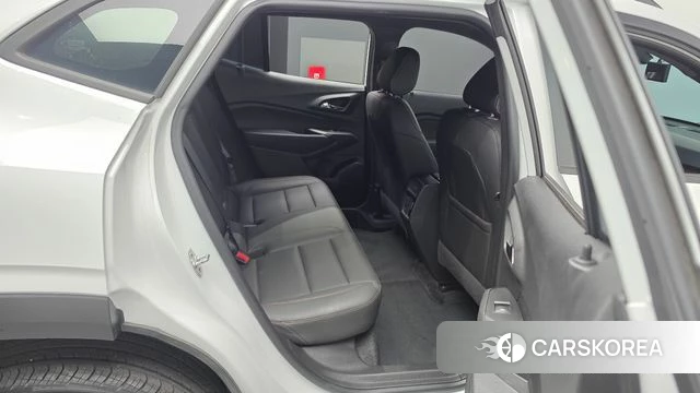 Chevrolet (GM Daewoo) Trax Crossover 2023 Белый из Кореи, фото 3