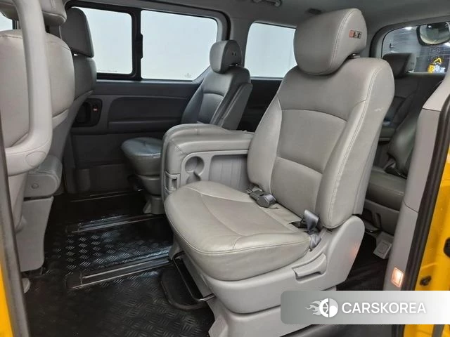 Hyundai The New Grand Starex 2018 Желтый из Кореи, фото 3