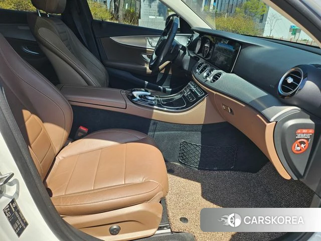 Mercedes-Benz E-Class W213 2018 Белый из Кореи, фото 3