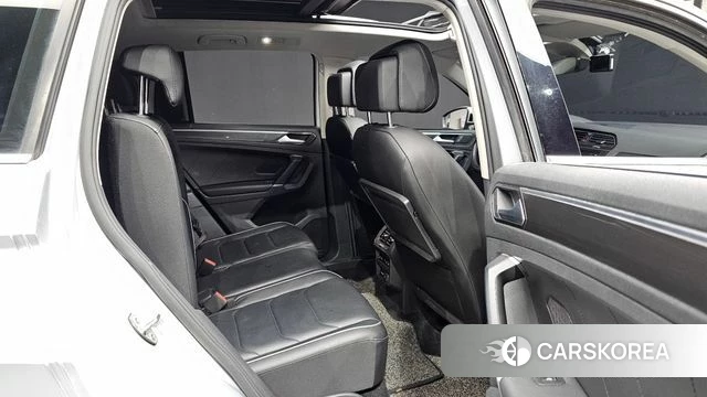 Volkswagen Tiguan second Generation 2018 Серебряный из Кореи, фото 3