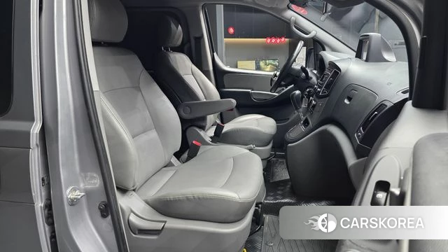 Hyundai The New Grand Starex 2018 Серебристо-серый из Кореи, фото 3