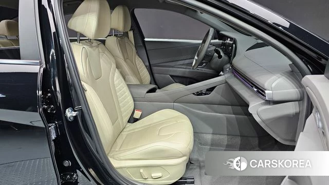 Hyundai The New Avante (CN7) 2024 Черный из Кореи, фото 3