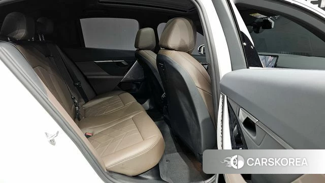 BMW 5 Series (G60) 2025 Белый из Кореи, фото 3