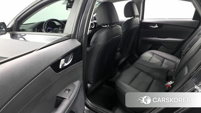 Kia The New K3 2nd generation 2024 Серый из Кореи, фото 3