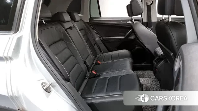 Volkswagen Tiguan second Generation 2020 Серебряный из Кореи, фото 3