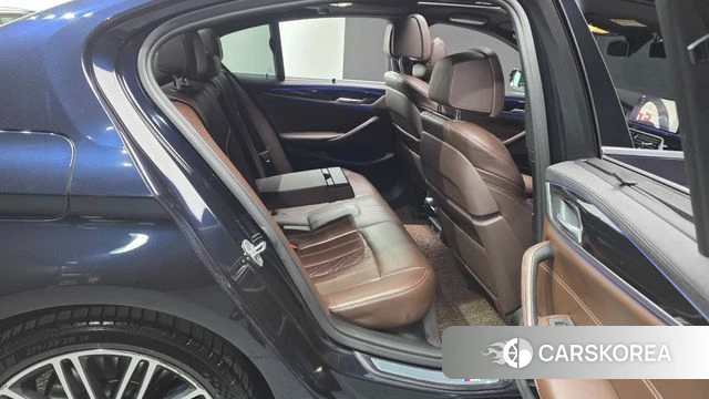 BMW 5 Series (G30) 2018 Черный из Кореи, фото 3