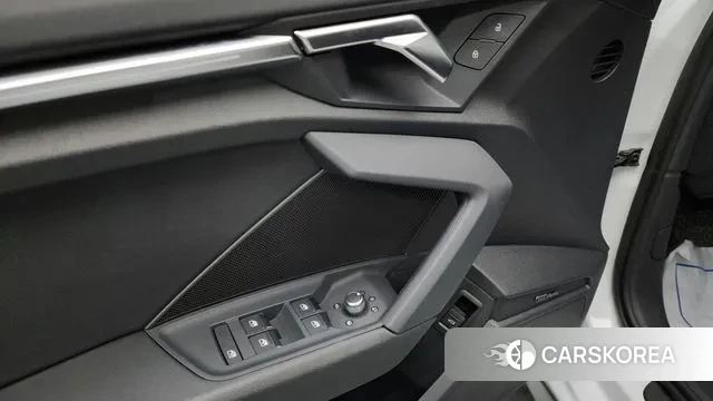 Audi A3 (8Y) 2023 Белый из Кореи, фото 3