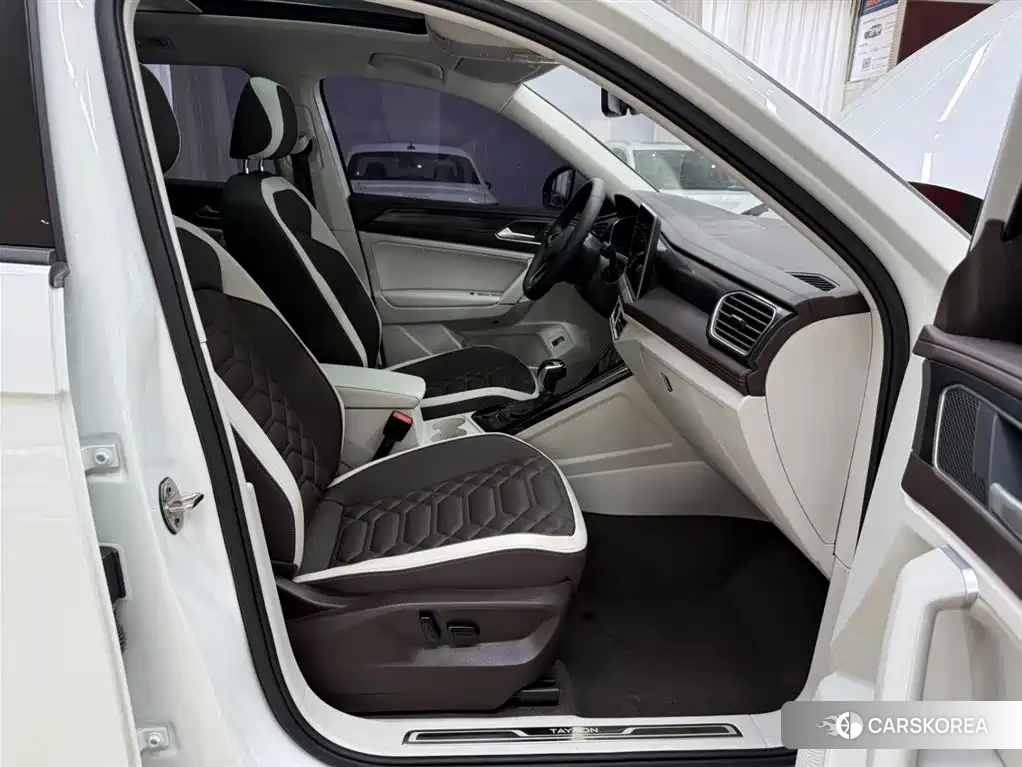 Volkswagen Tayron 2022 Белый из Китая, фото 3