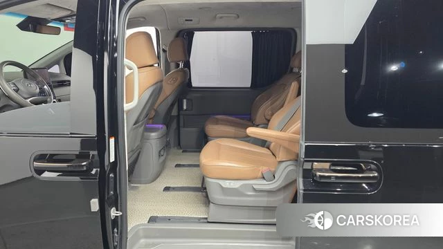 Hyundai Staria 2022 Черный из Кореи, фото 3