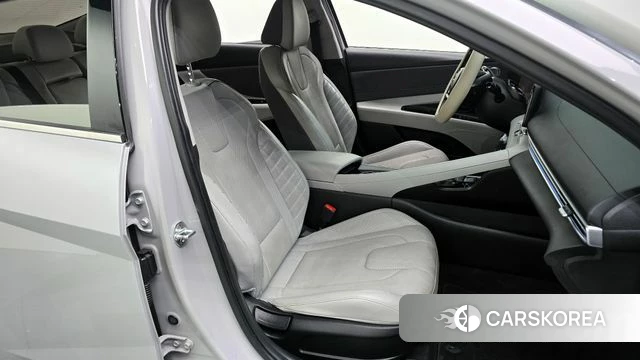 Hyundai Avante (CN7) 2020 Серебряный из Кореи, фото 3