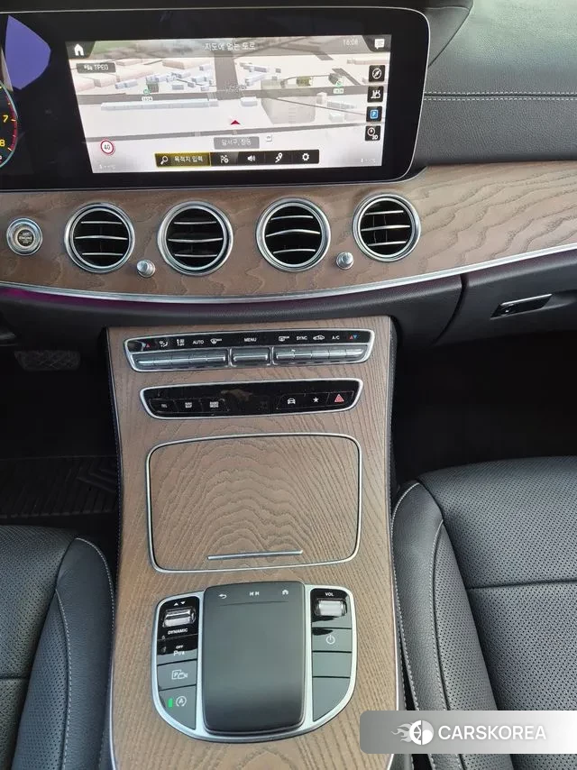 Mercedes-Benz E-Class W213 2021 Белый из Кореи, фото 3