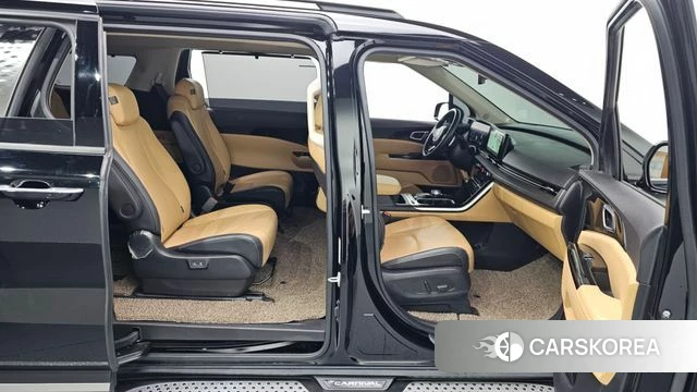 Kia Carnival 4th generation 2023 Черный из Кореи, фото 3