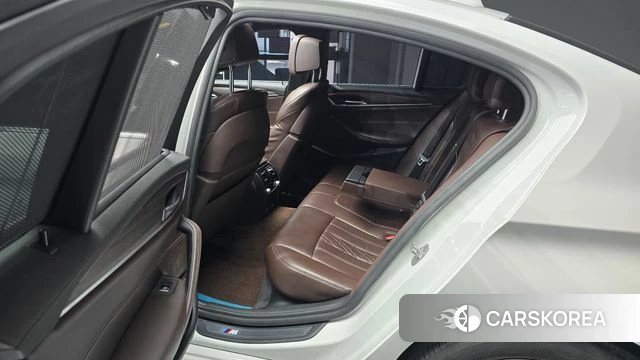 BMW 5 Series (G30) 2018 Белый из Кореи, фото 3