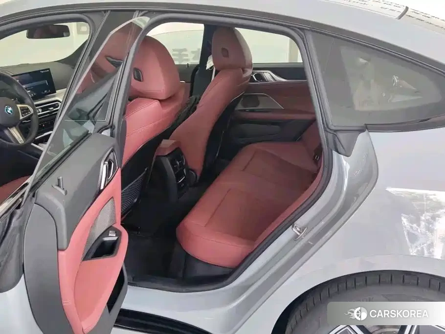 BMW i4 2026 Silver/gray из Китая, фото 3