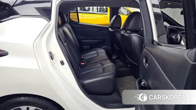 Nissan Leaf (ZE1) 2019 Белый из Кореи, фото 3