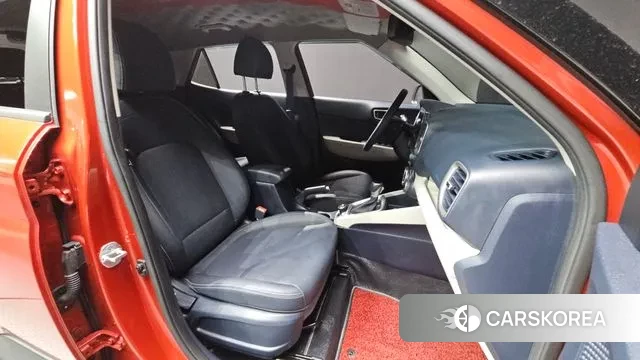 Hyundai Venue 2022 Красный из Кореи, фото 3