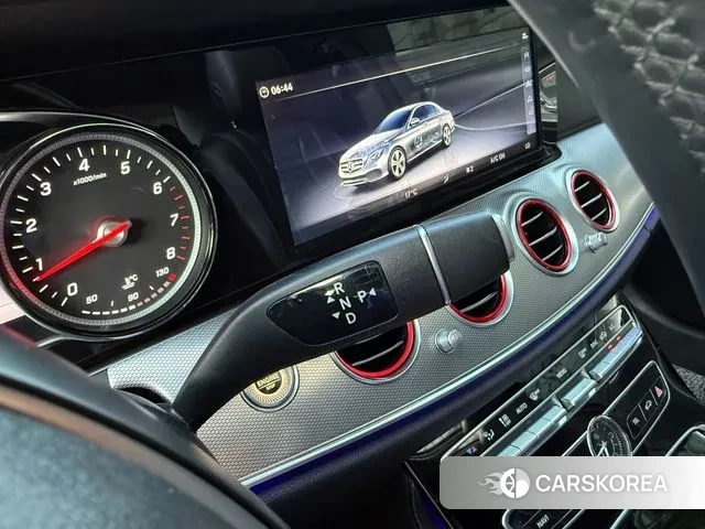 Mercedes-Benz E-Class W213 2018 Серый из Кореи, фото 3