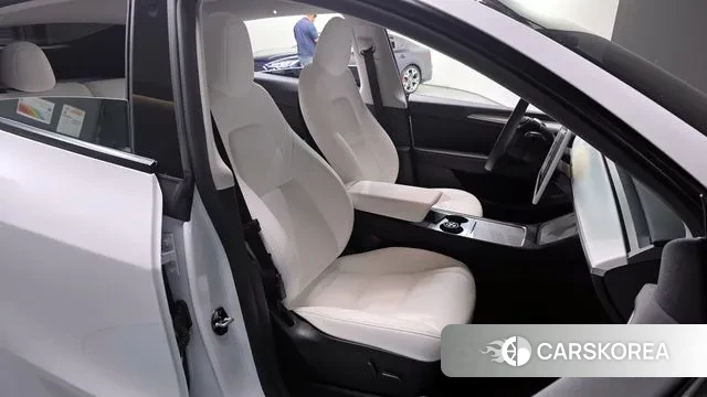 Tesla Model Y 2023 Белый из Кореи, фото 3