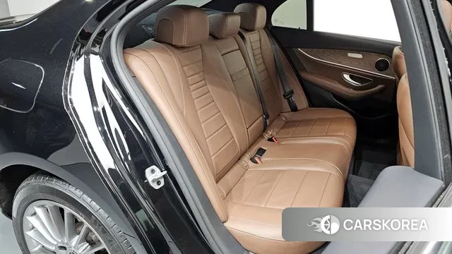 Mercedes-Benz E-Class W213 2022 Черный из Кореи, фото 3