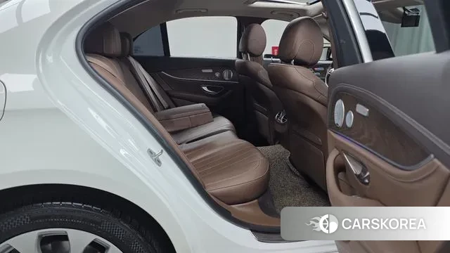 Mercedes-Benz E-Class W213 2018 Белый из Кореи, фото 3