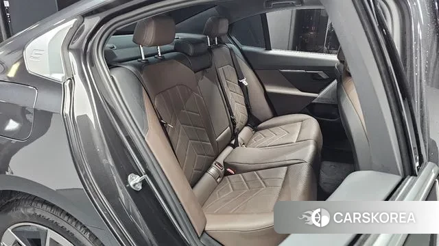 BMW 5 Series (G60) 2024 Черный из Кореи, фото 3