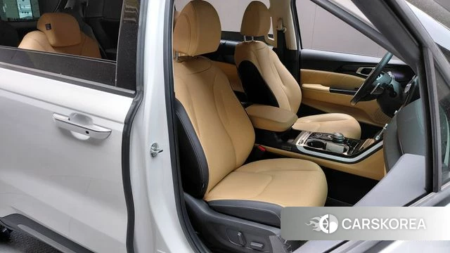 Kia Carnival 4th generation 2023 Белый из Кореи, фото 3
