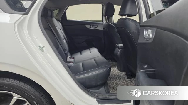 Kia The New K3 2nd generation 2022 Белый из Кореи, фото 3