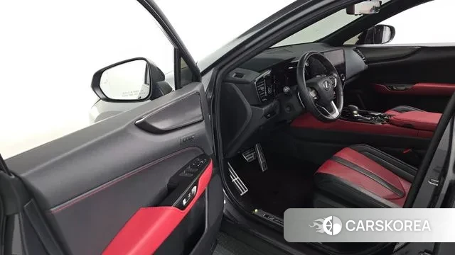 Lexus NX450h + 2nd generation 2022 Серый из Кореи, фото 3