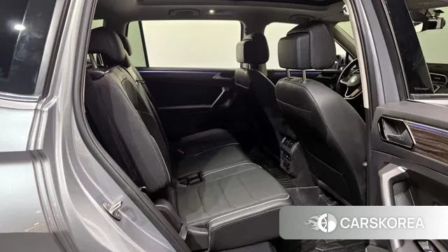 Volkswagen Tiguan Allspace 2022 Серебряный из Кореи, фото 3