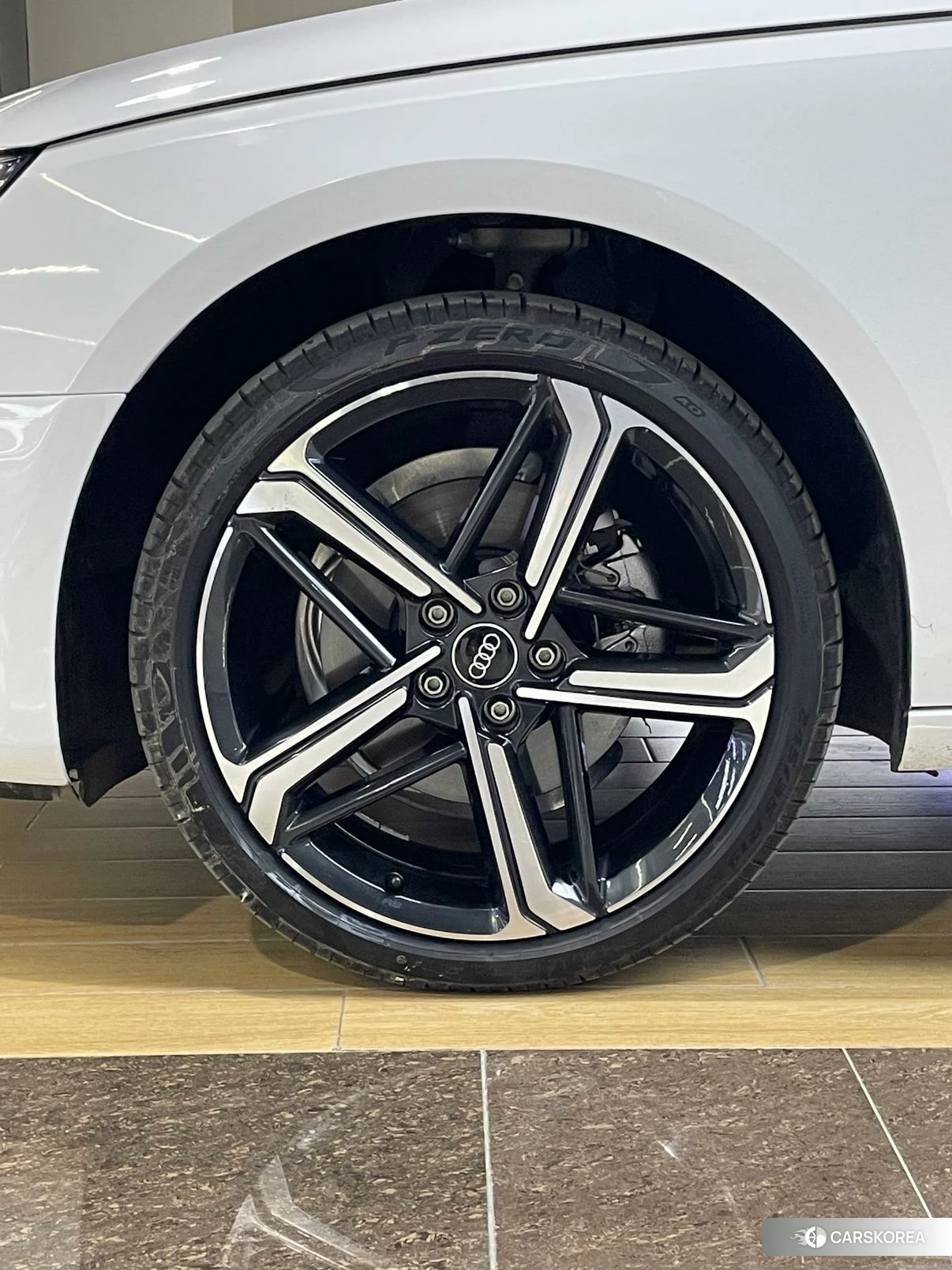 Audi A4L 2023 Белый из Китая, фото 3