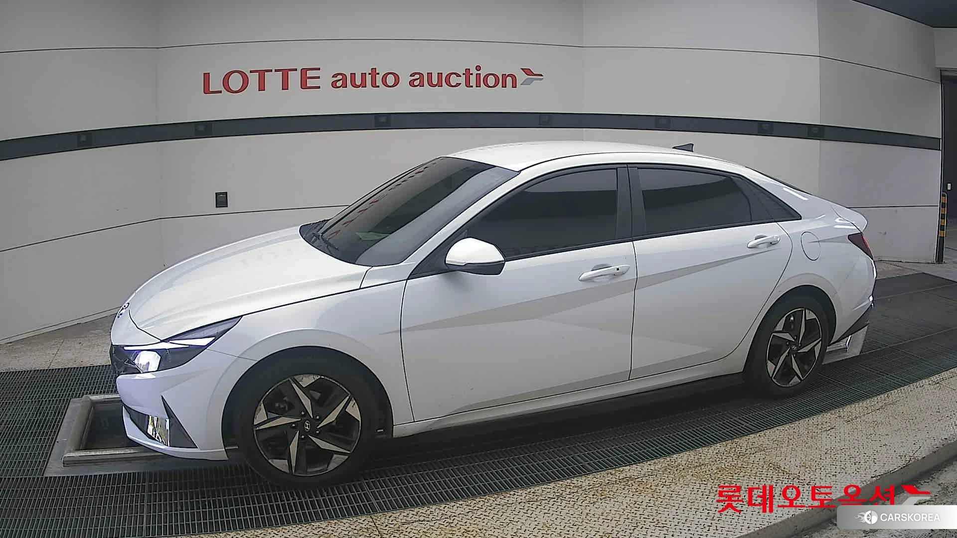 Hyundai Avante Hybrid 2021 Polar White из Кореи, фото 3