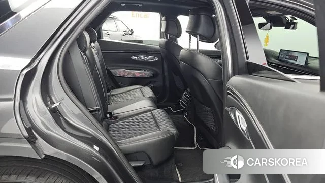 Genesis GV70 2023 Серый из Кореи, фото 3