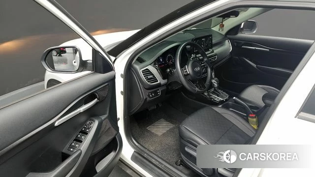 Kia Seltos 2021 Белый из Кореи, фото 3