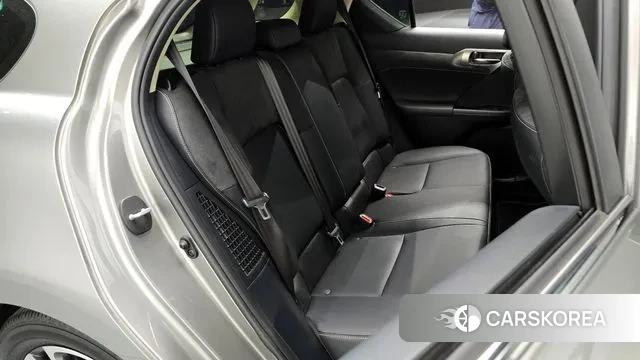 Lexus CT200h 2018 Серебряный из Кореи, фото 3