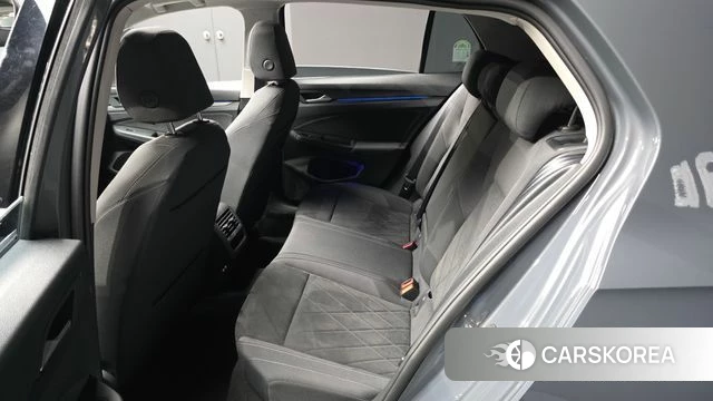 Volkswagen Golf 8th Generation 2023 Серый из Кореи, фото 3
