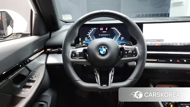 BMW 5 Series (G60) 2024 Белый из Кореи, фото 3