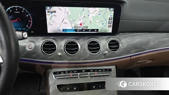 Mercedes-Benz E-Class W213 2022 Белый из Кореи, фото 3