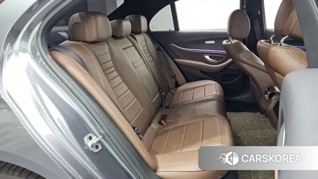 Mercedes-Benz E-Class W213 2023 Серый из Кореи, фото 3