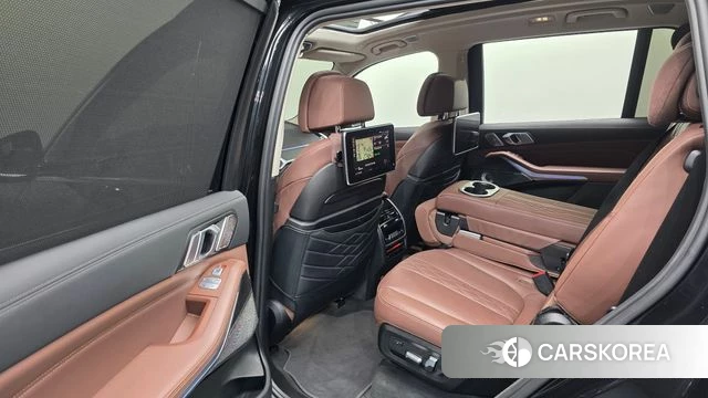 BMW X7 (G07) 2022 Черный из Кореи, фото 3