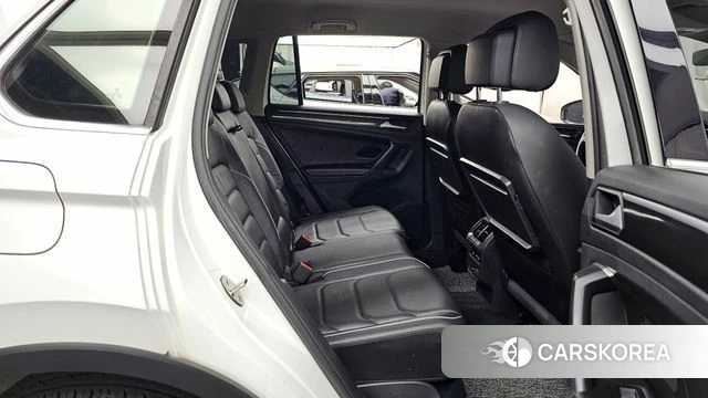 Volkswagen Tiguan second Generation 2020 Белый из Кореи, фото 3